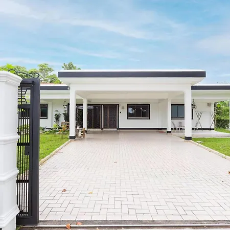 35 Home4Stay Tanjong Bungalow Wedding Bbq Near Beach Restaurant